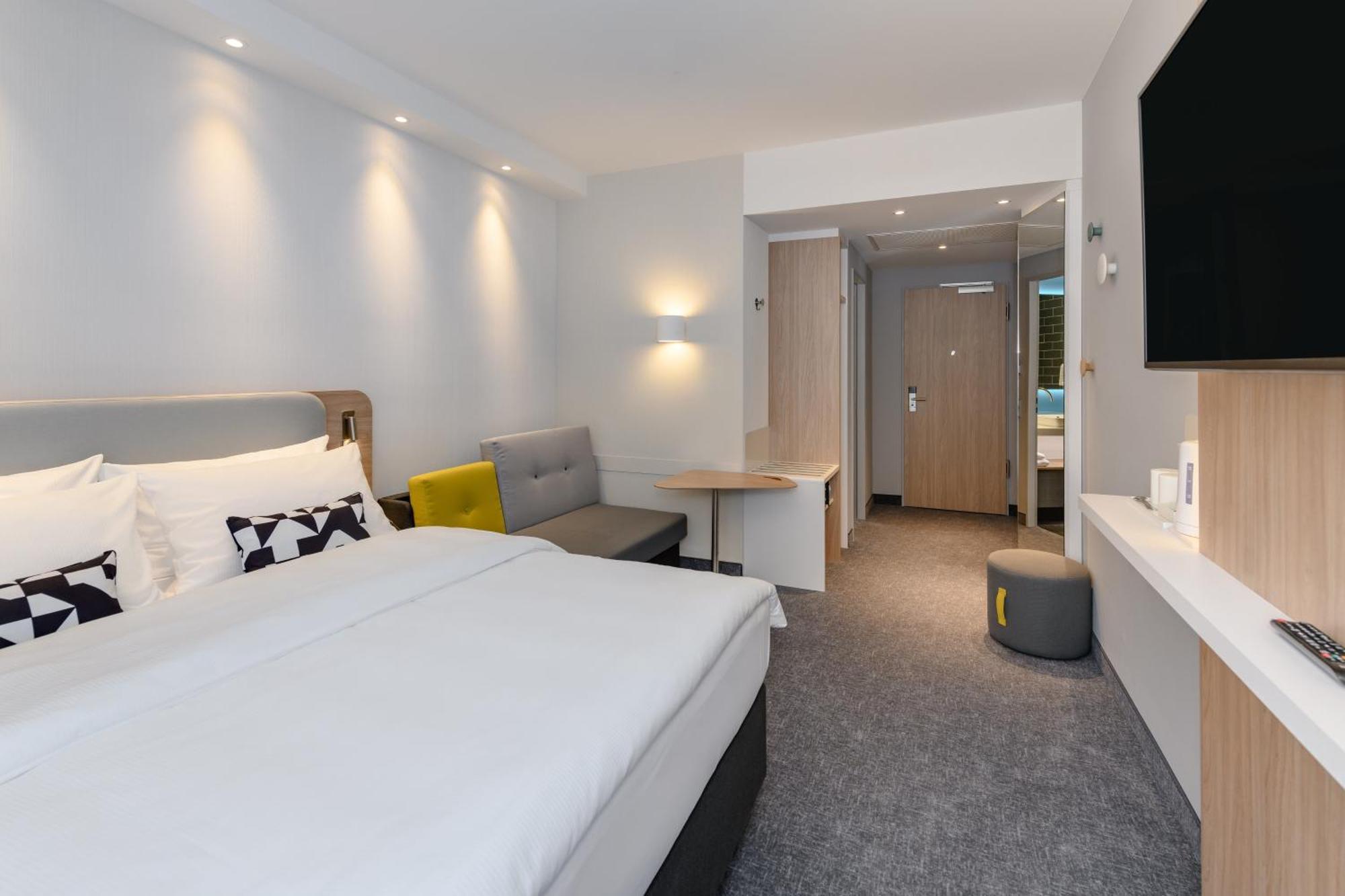 Holiday Inn Express Goettingen By Ihg Exterior photo